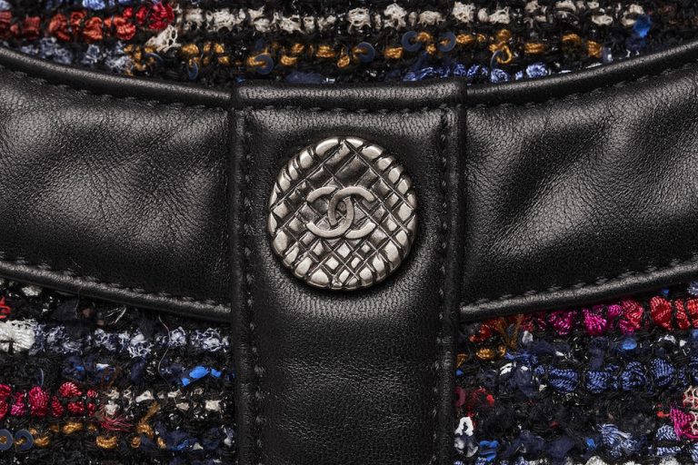 Chanel Girl Bag Lambskin Tweed Saclàb Hardware Detail