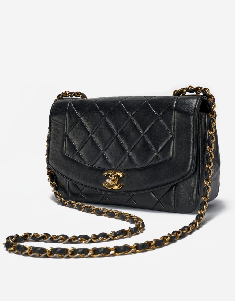 Chanel_Diana_Medium_Lamb_Black