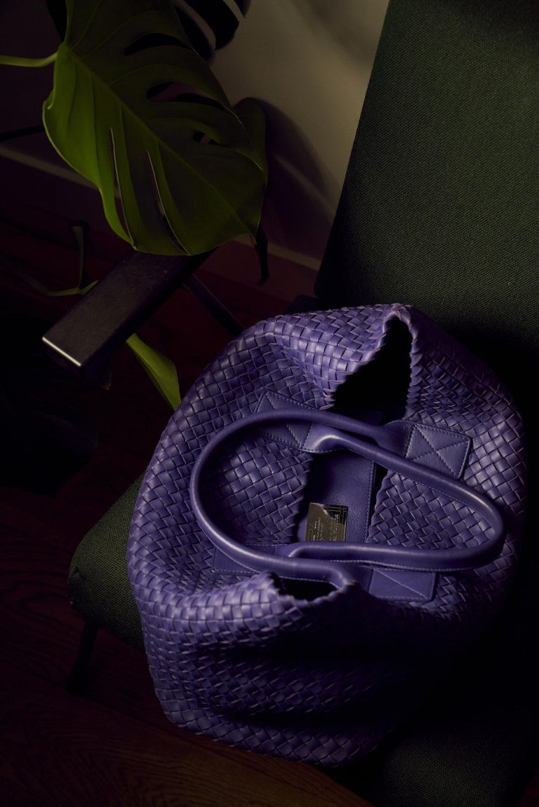 Bottega Veneta Cabat Medium Purple Saclàb Lifestyle Photo Brand