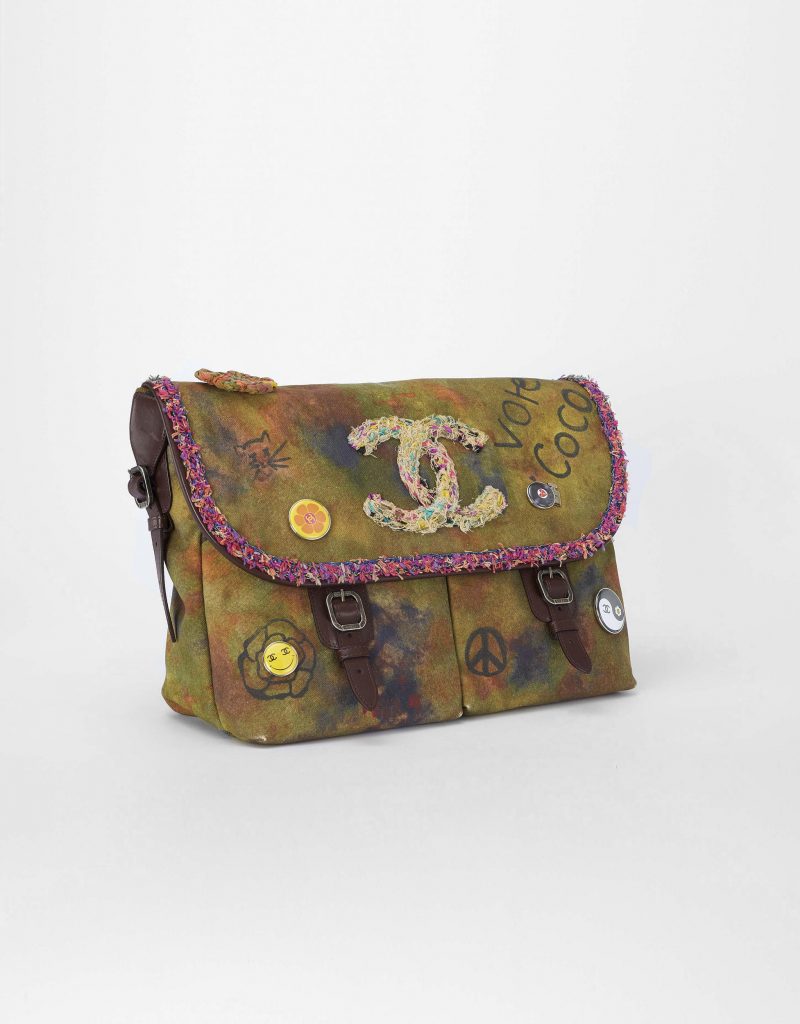 Chanel Graffiti Messenger Bag SACLÀB