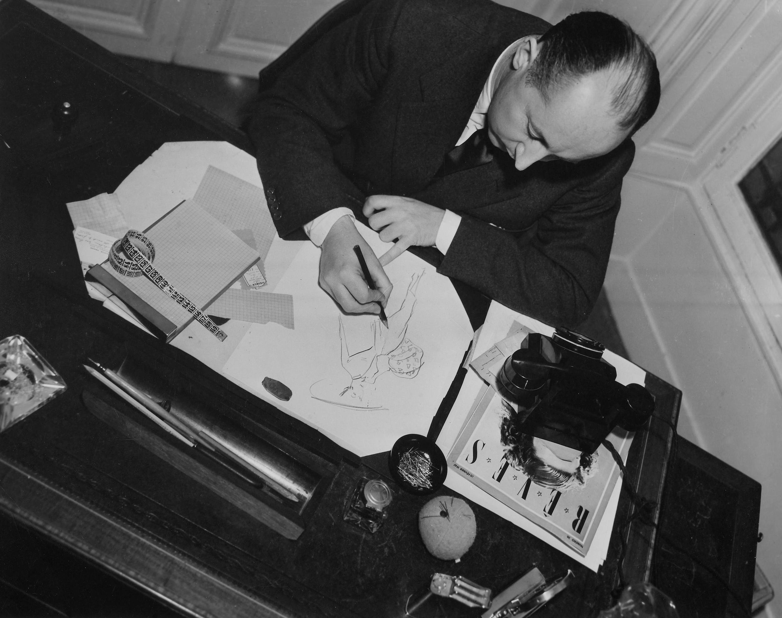 Christian Dior The Life and Story of a Couturier SACLÀB