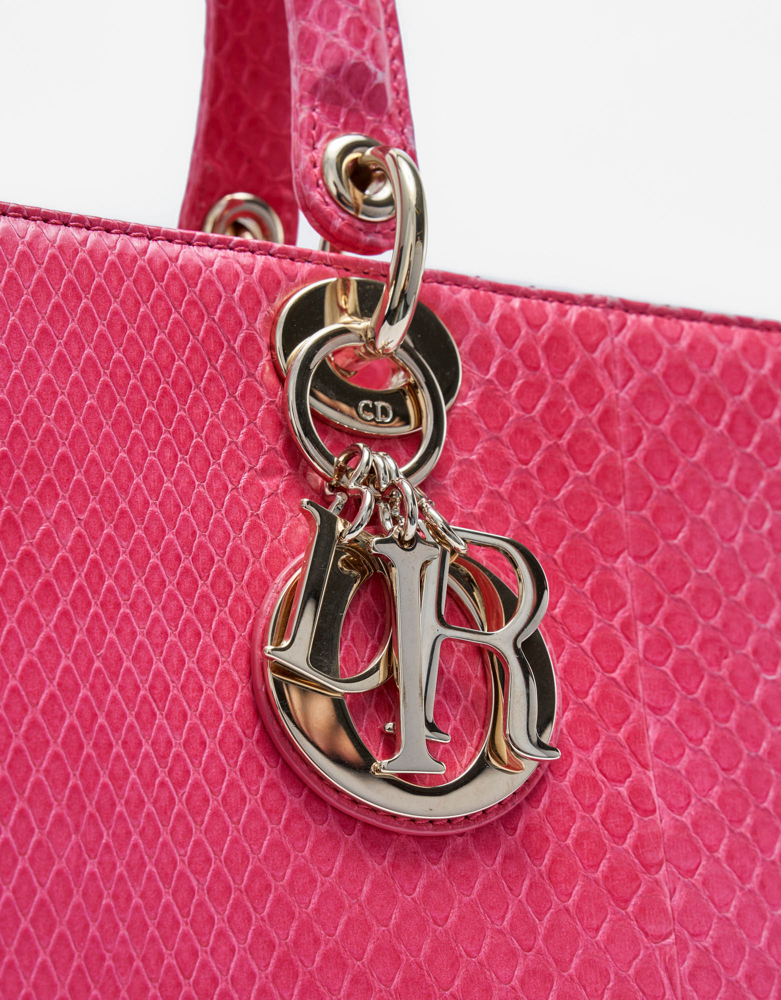Lady Dior Große Tasche aus rosafarbenem Leder von Dior – Gebraucht
