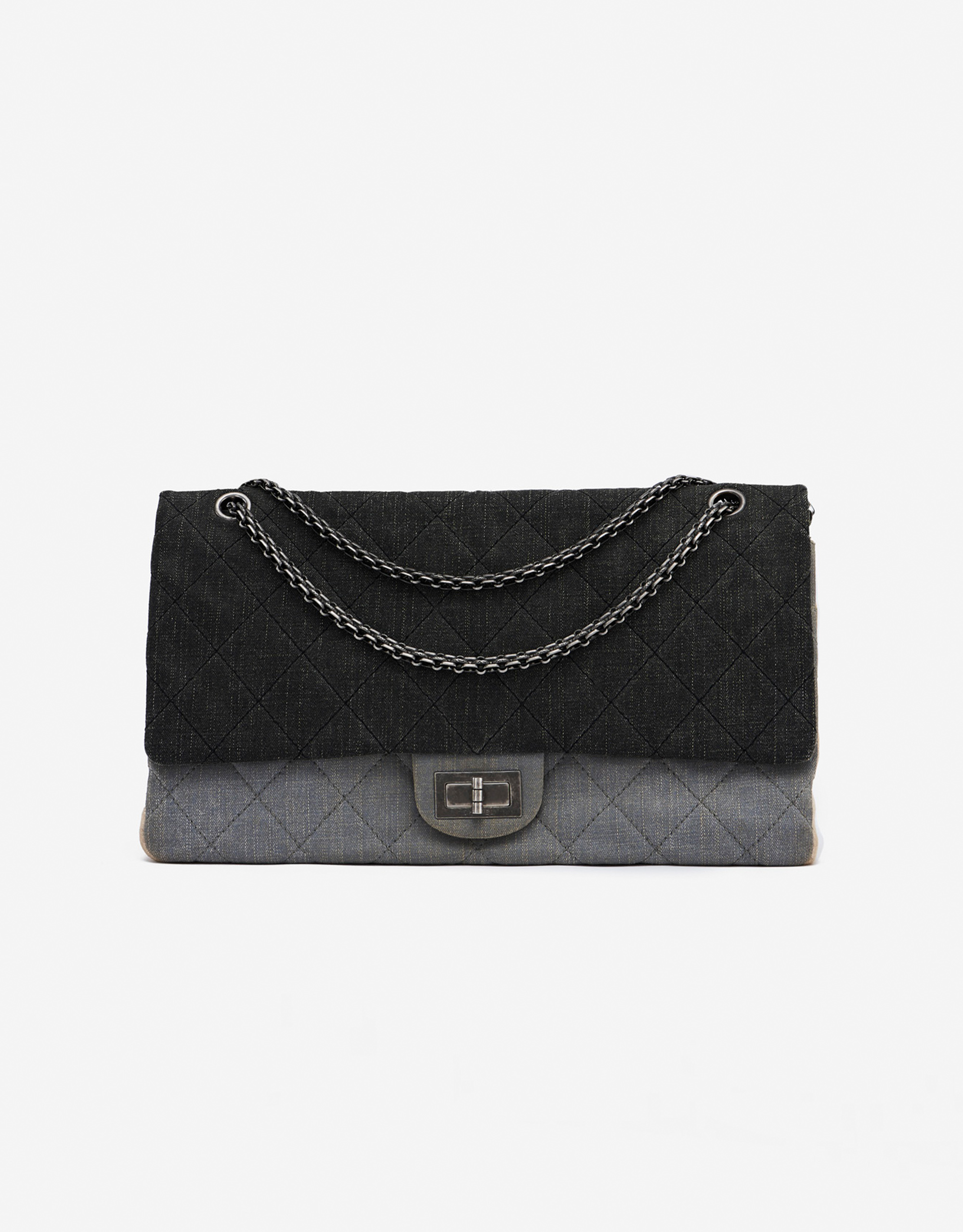 Chanel Reissue 2.55 Casino Charm bag Black Leather ref.203308 - Joli Closet