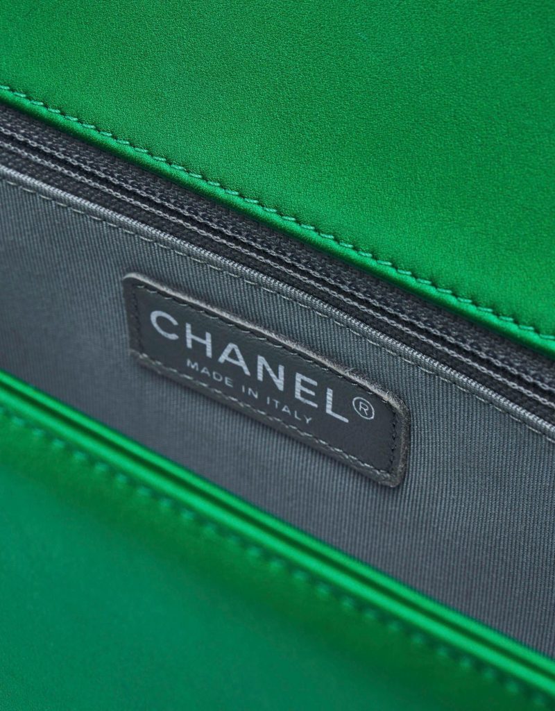 Chanel Boy Medium Metallic Lamb Green SACLÀB