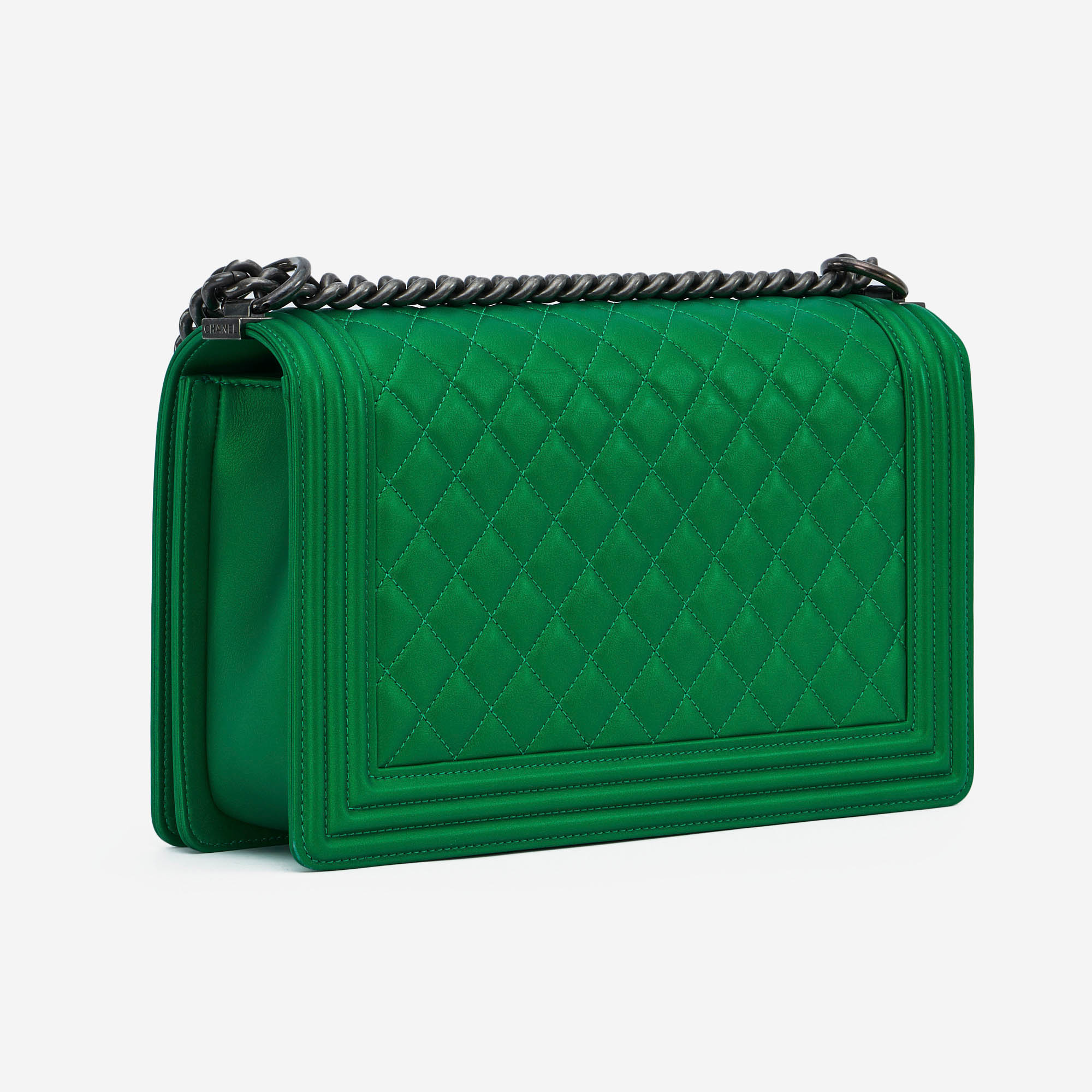 Chanel Iridescent Green Chevron Lambskin Boy Bag Medium Q6BFOF4NG7000