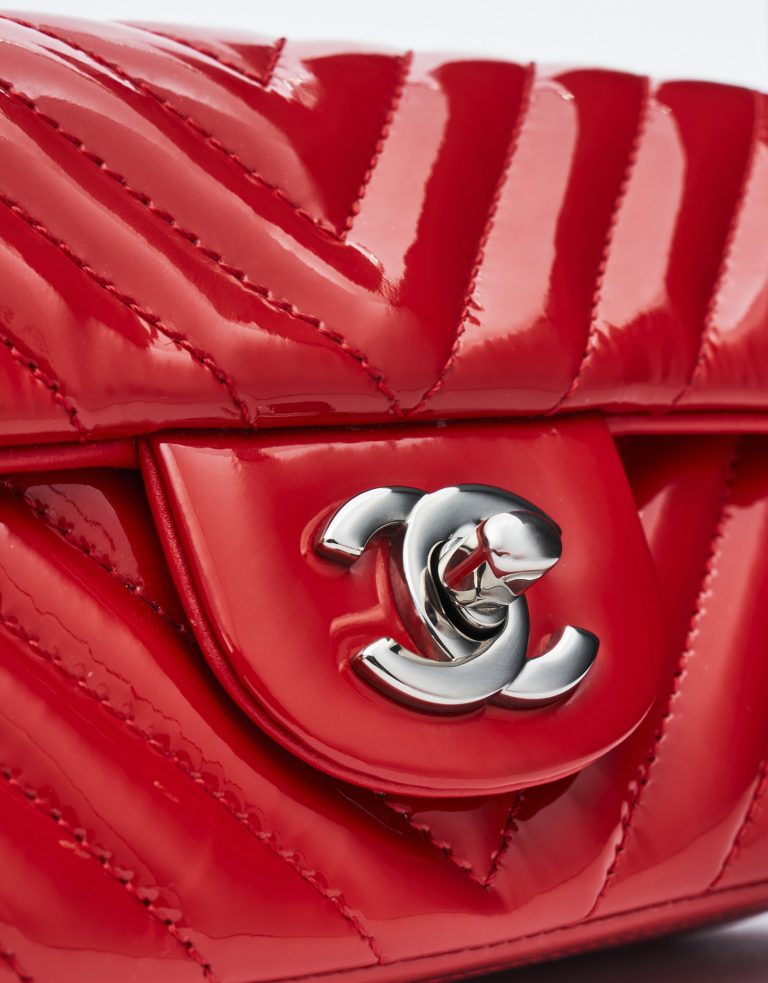 Chanel Classique Mini Cuir Verni Rouge