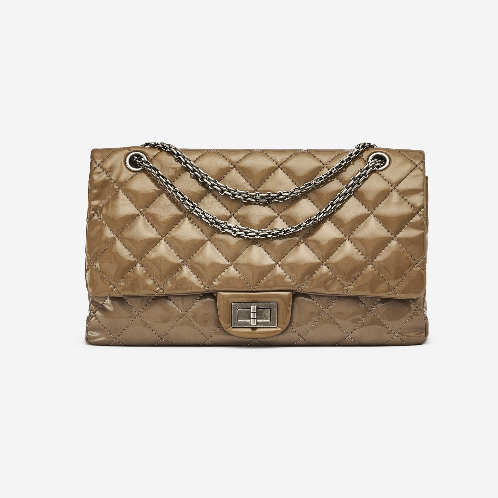 34970-01_Chanel_Chain_Around_Flap_Bag_Quilted_Leat_2D_0002.jpg?v=1575949451