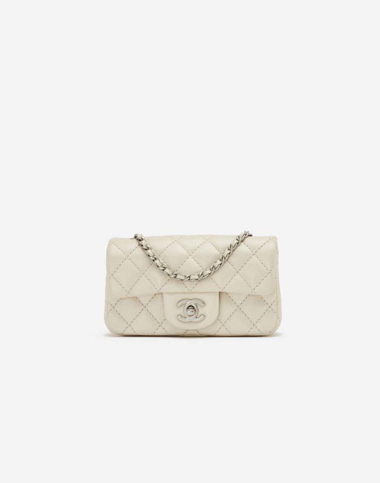 Chanel Timeless Mini sac à main en cuir caviar perlé