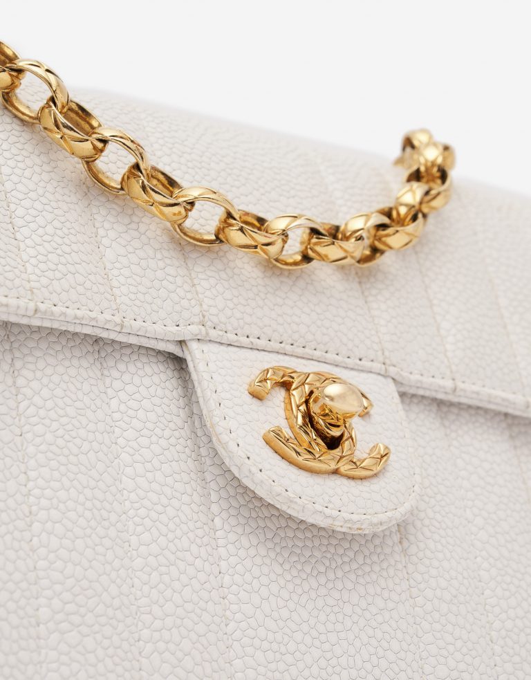 Vintage Chanel Timeless Mini-Tasche Caviar-Leder Weiß Gold Hardware