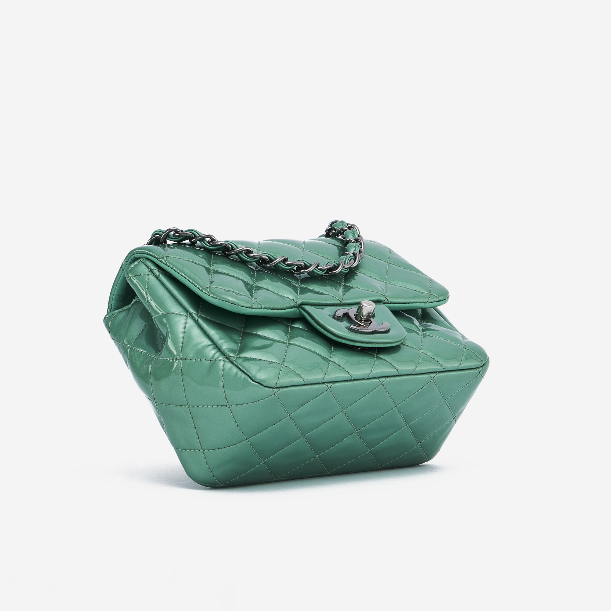 Chanel Timeless Mini sac carré verni vert SACLÀB