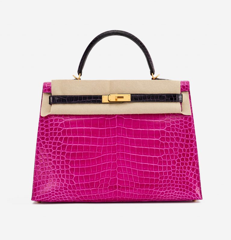 Frontseite mit Filzschutz einer gebrauchten Hermès Kelly 35 HSS Crocodile Porosus Rose Scheherazade / Aubergine auf SACLÀB
