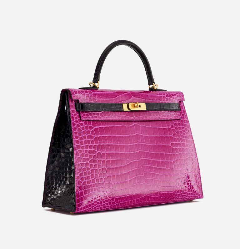 Seitenansicht einer gebrauchten Hermès Kelly 35 HSS Krokodil Porosus Rose Scheherazade / Aubergine auf SACLÀB