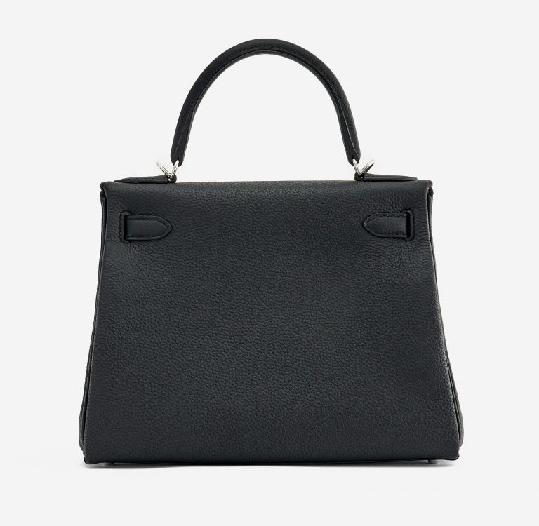 Backside of a Pre-Loved Hermès Kelly 28 Togo in Black on SACLÀB