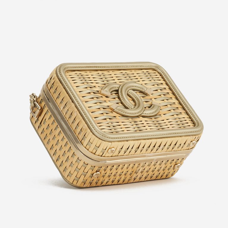A pre-loved small Chanel Vanity Case in Beige Straw and Gold Leather on SACLÀB