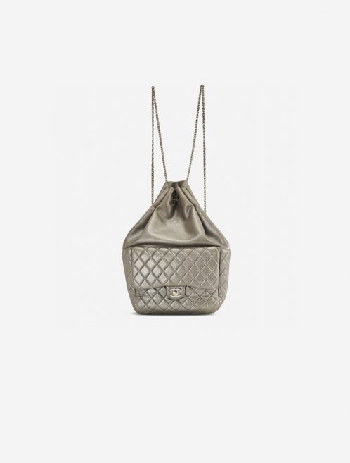 Gebrauchte Chanel Tasche Rucksack Lammleder Silber Silber | Verkaufen Sie Ihre Designer-Tasche auf Saclab.com