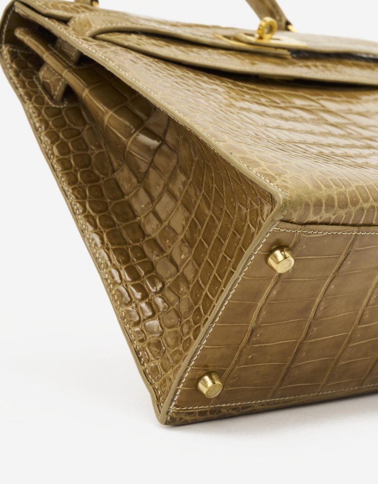 A pre-loved Hermès Kelly 32 Porosus Crocodile Lisse Ficelle on SACLÀB