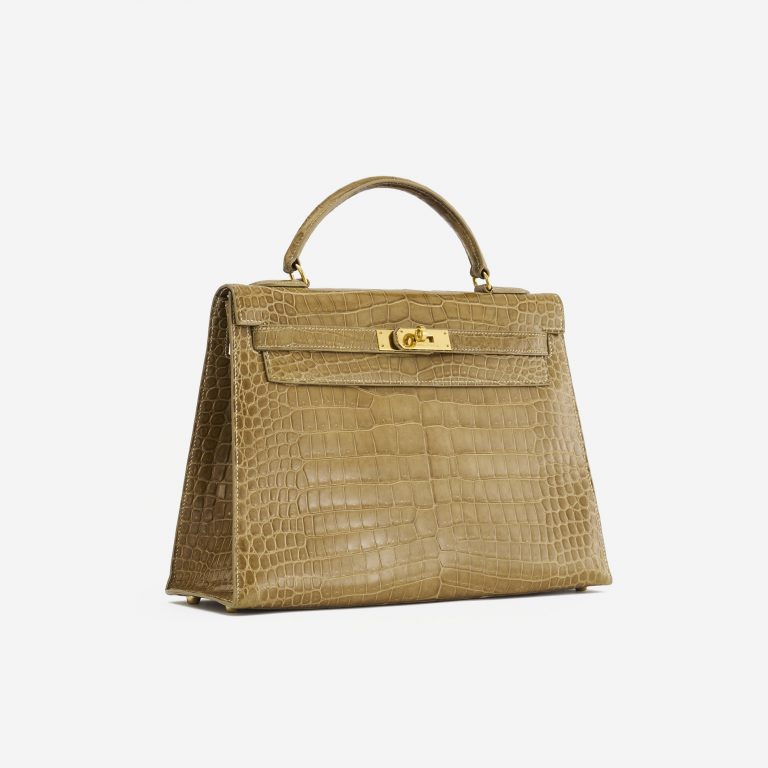 A pre-loved Hermès Kelly 32 Porosus Crocodile Lisse Ficelle on SACLÀB