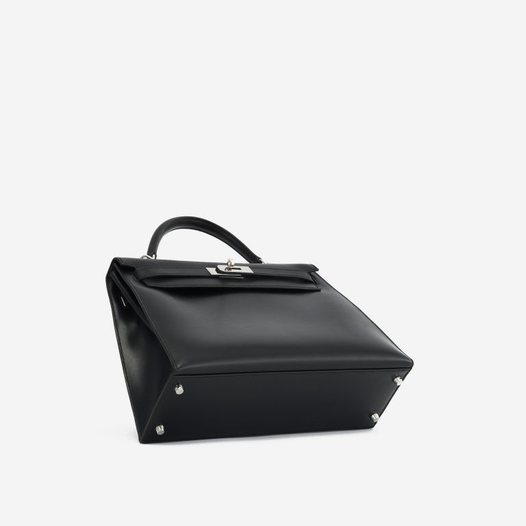 A pre-loved Hermès Kelly 32 Box Leather in Black on SACLÀB