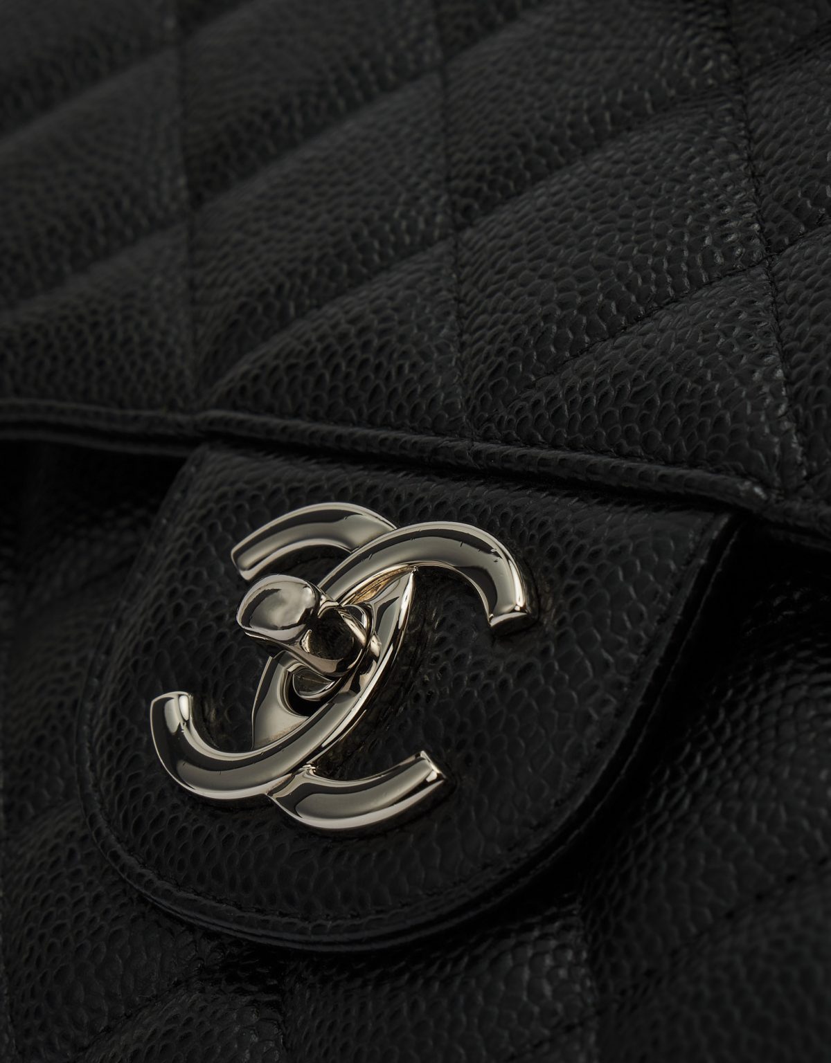 Chanel Timeless Maxi Caviar Black | SACLÀB