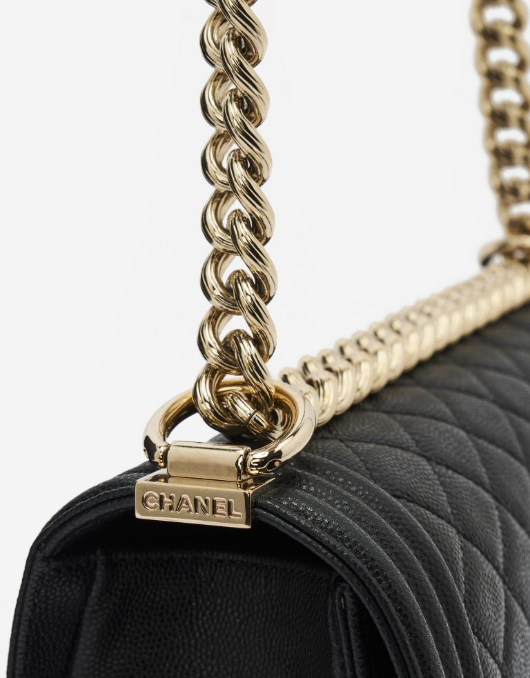 Chanel Boy mittelgroße Tasche Caviar-Leder Schwarz