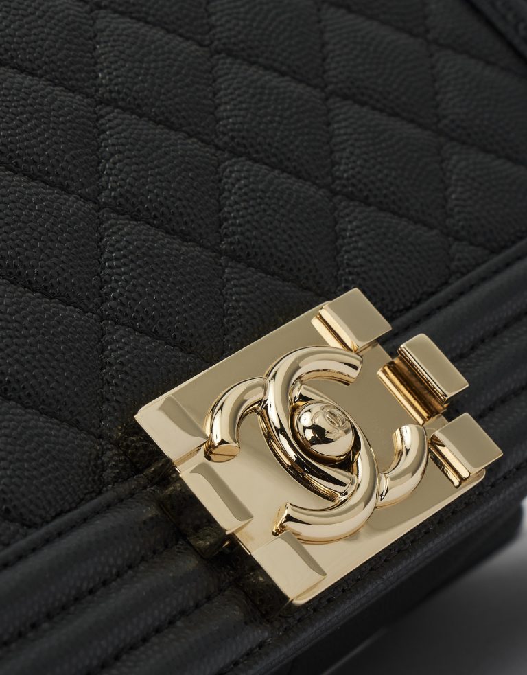 Chanel Boy mittelgroße Tasche Caviar-Leder Schwarz