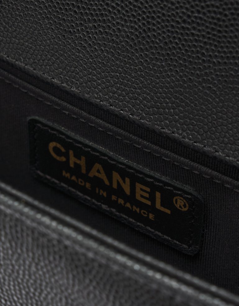 Chanel Boy mittelgroße Tasche Caviar-Leder Schwarz