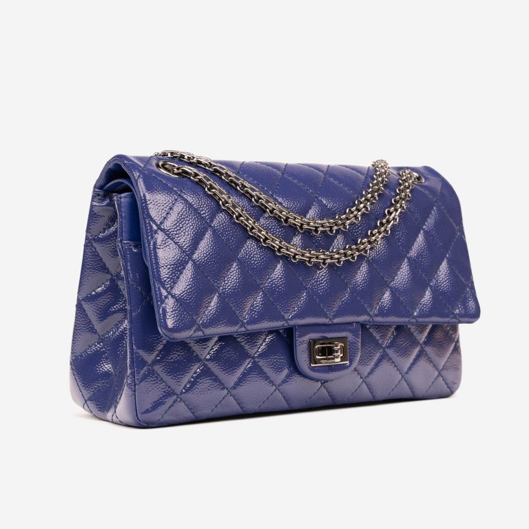 Chanel 2.55 mittelgroße Tasche Caviar-Lackleder Blau