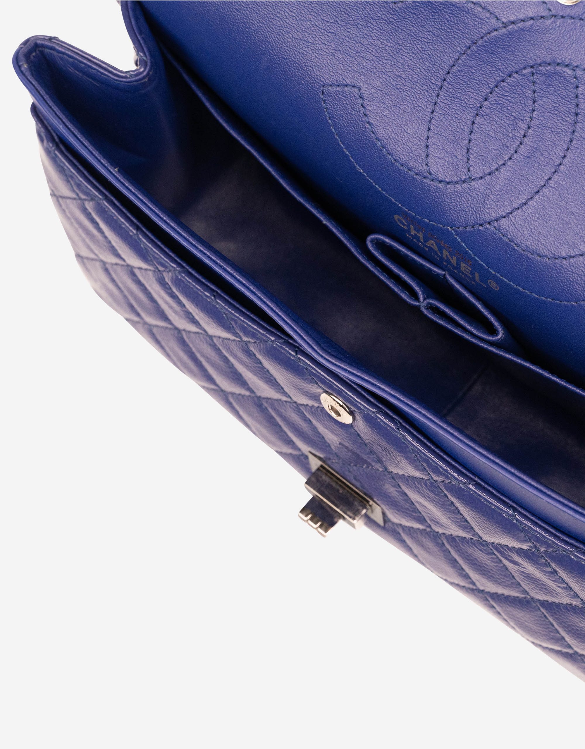 Pre-owned Chanel bag 2.55 226 Patent Caviar Blue Blue | Sell your designer bag on Saclab.com