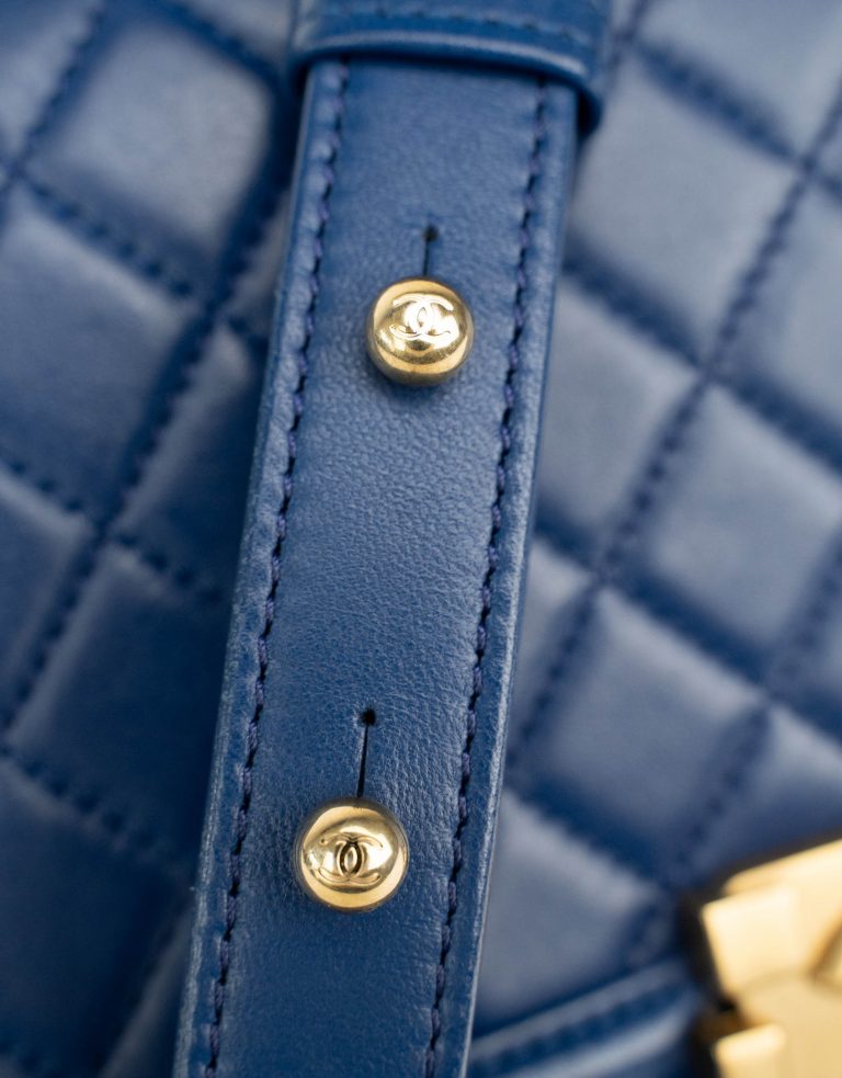 Sac Chanel d'occasion Boy Medium Lamb Blue Blue | Vendez votre sac de créateur sur Saclab.com