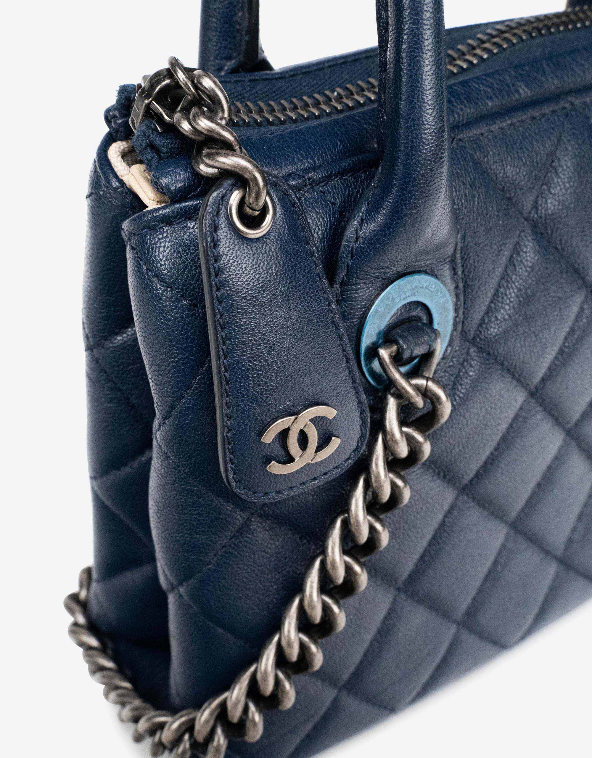 Chanel kleiner Shopper Chevre-Leder Blau 