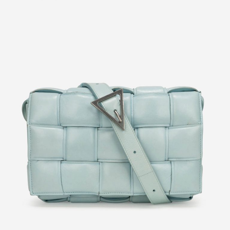 Pre-owned Bottega Veneta bag Cassette Medium Calf Topaz Blue | Sell your designer bag on Saclab.com