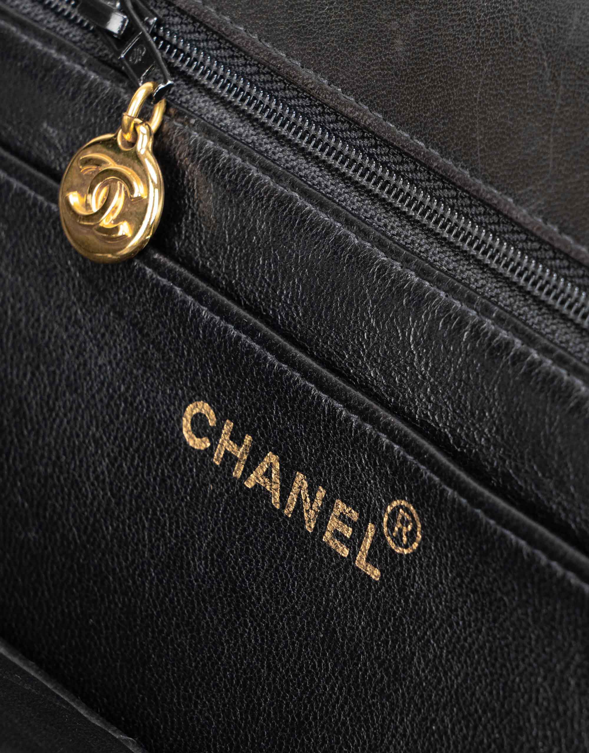Chanel Timeless kleine Tasche Lammleder Schwarz