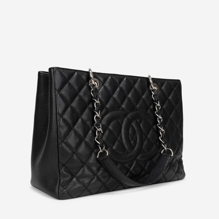 Pre-owned Chanel bag GST Medium Caviar Black Black | Sell your designer bag on Saclab.com