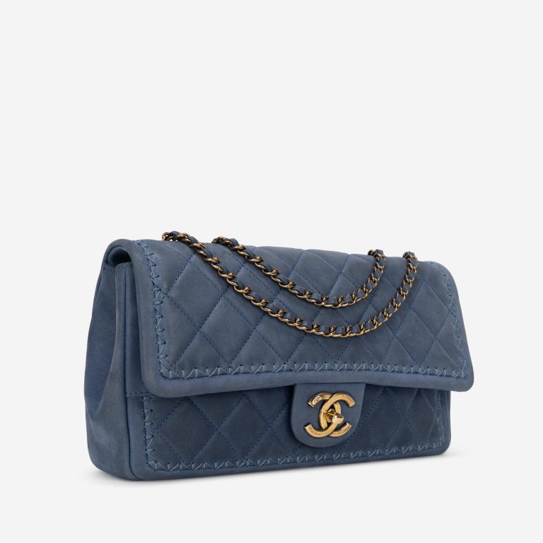 Chanel Timeless mittelgroße Tasche Lammleder Blau