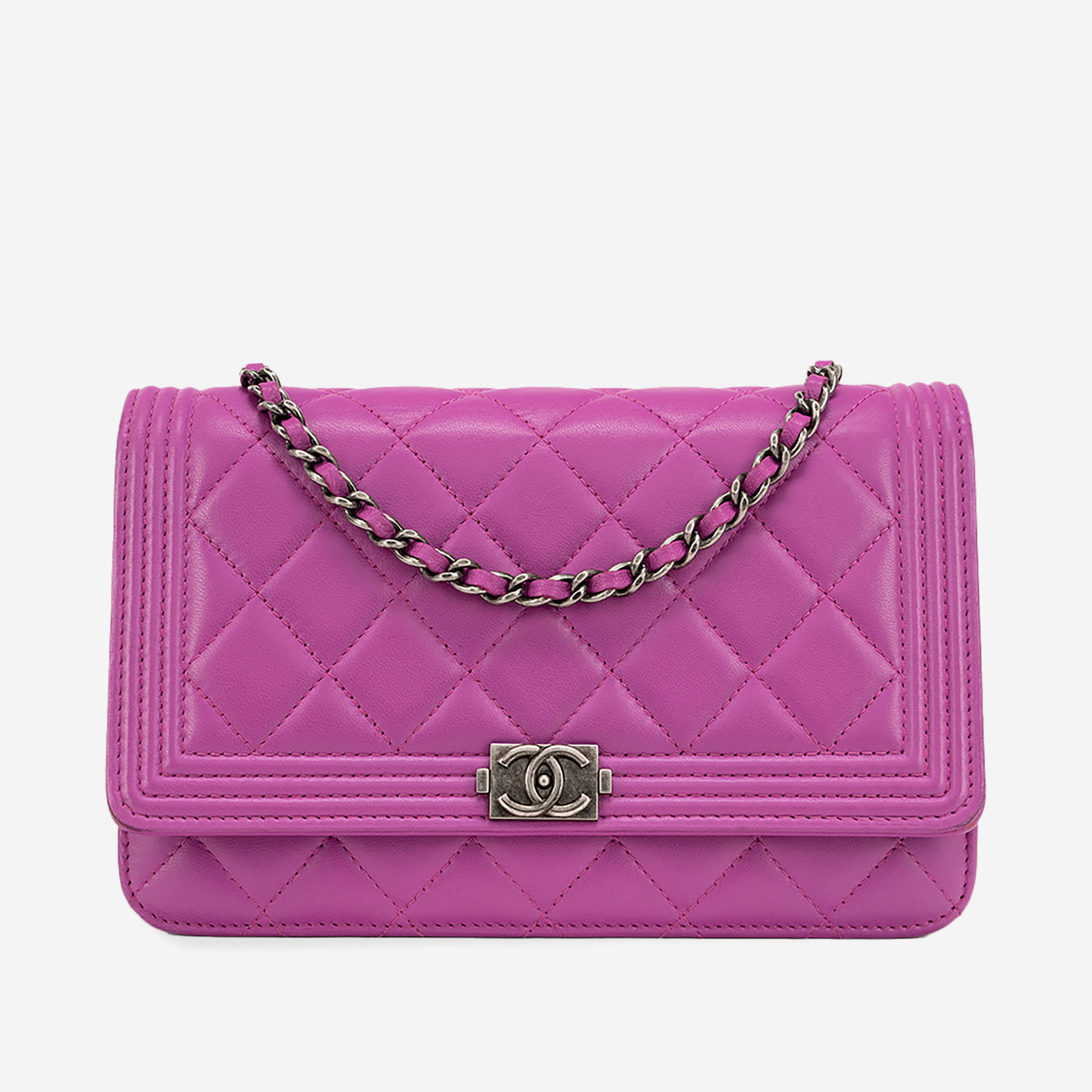 Chanel Boy Wallet On Lambskin Pink |