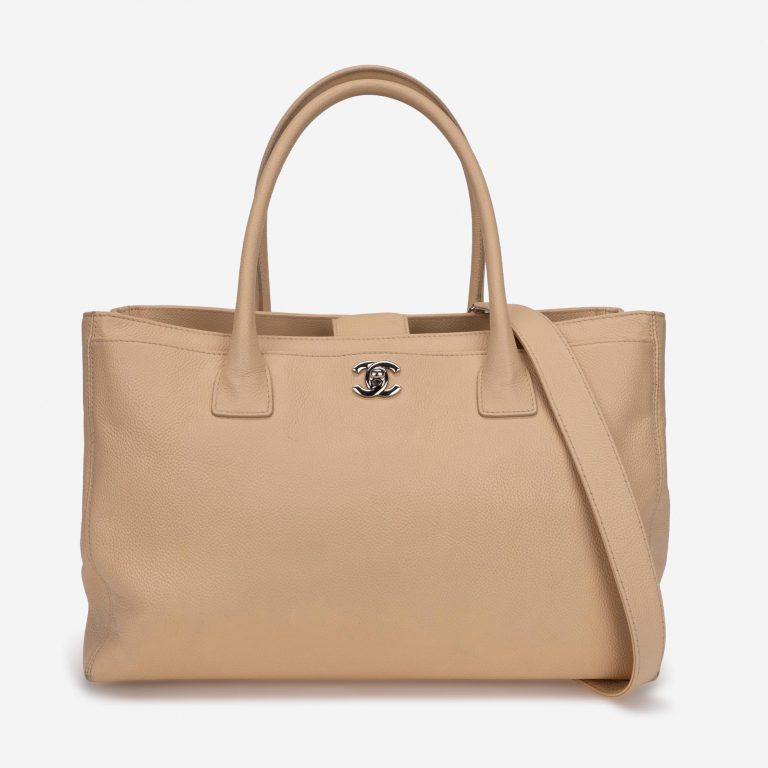 Pre-owned Chanel bag Executive Tote Calf Beige Beige | Sell your designer bag on Saclab.com