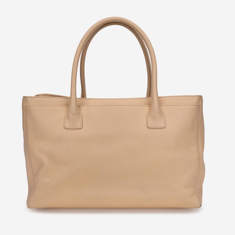 Pre-owned Chanel bag Executive Tote Calf Beige Beige | Sell your designer bag on Saclab.com