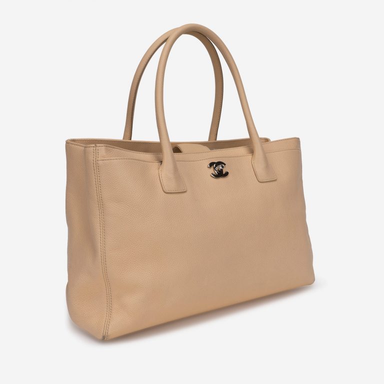 Pre-owned Chanel bag Executive Tote Calf Beige Beige | Sell your designer bag on Saclab.com