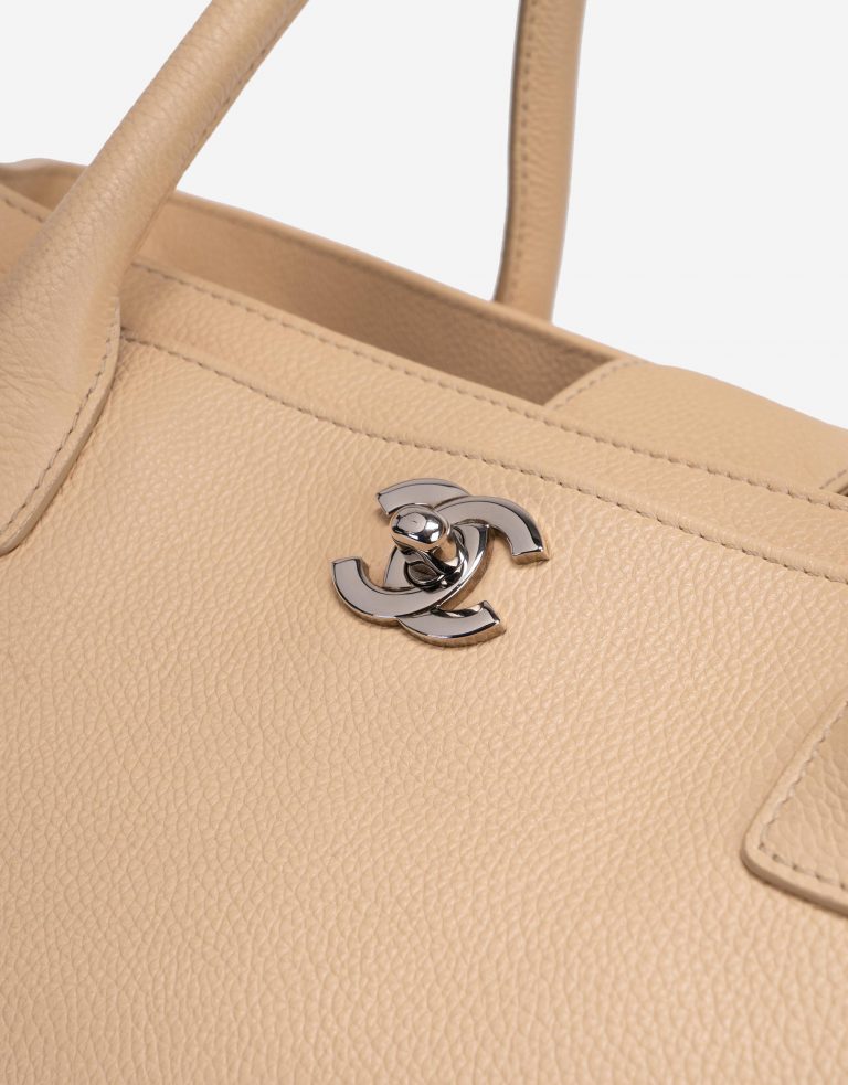 Pre-owned Chanel bag Executive Tote Calf Beige Beige | Sell your designer bag on Saclab.com