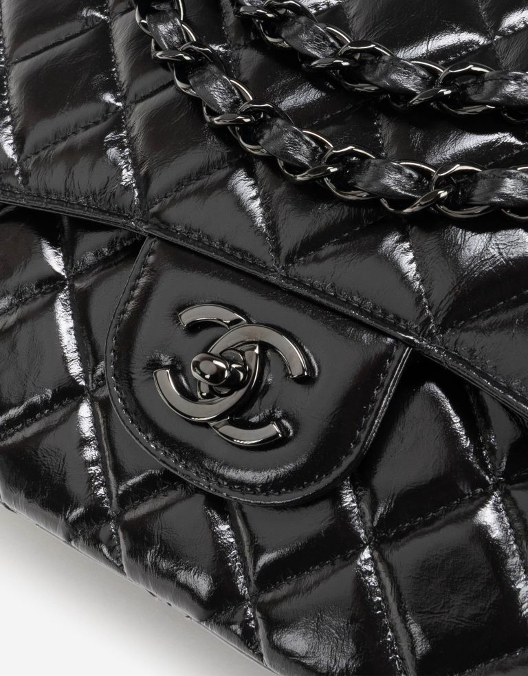 Chanel Classique Jumbo en cuir verni So Black Front