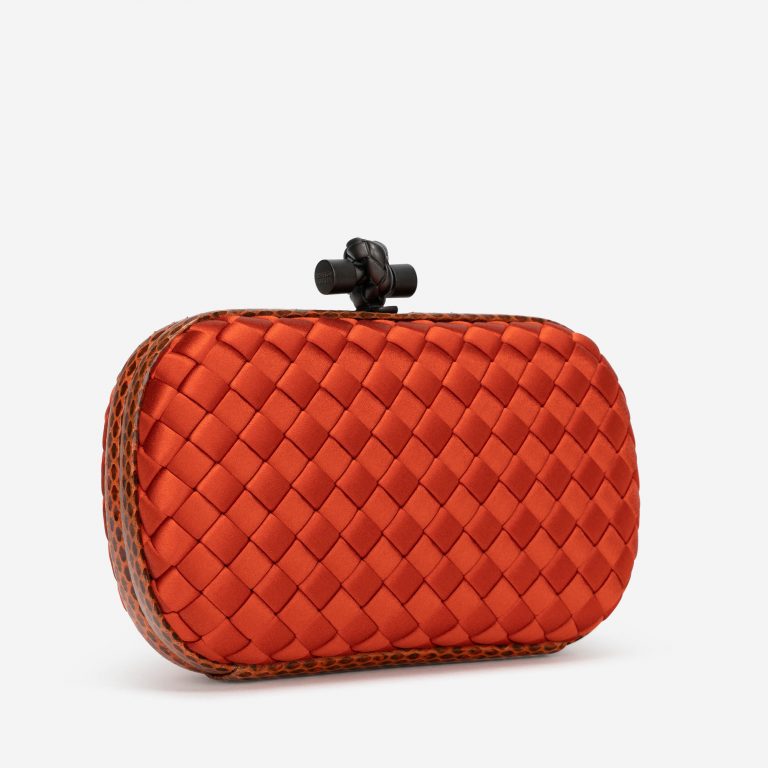 Bottega Veneta Knoten Clutch Seide / Python Orange Seite