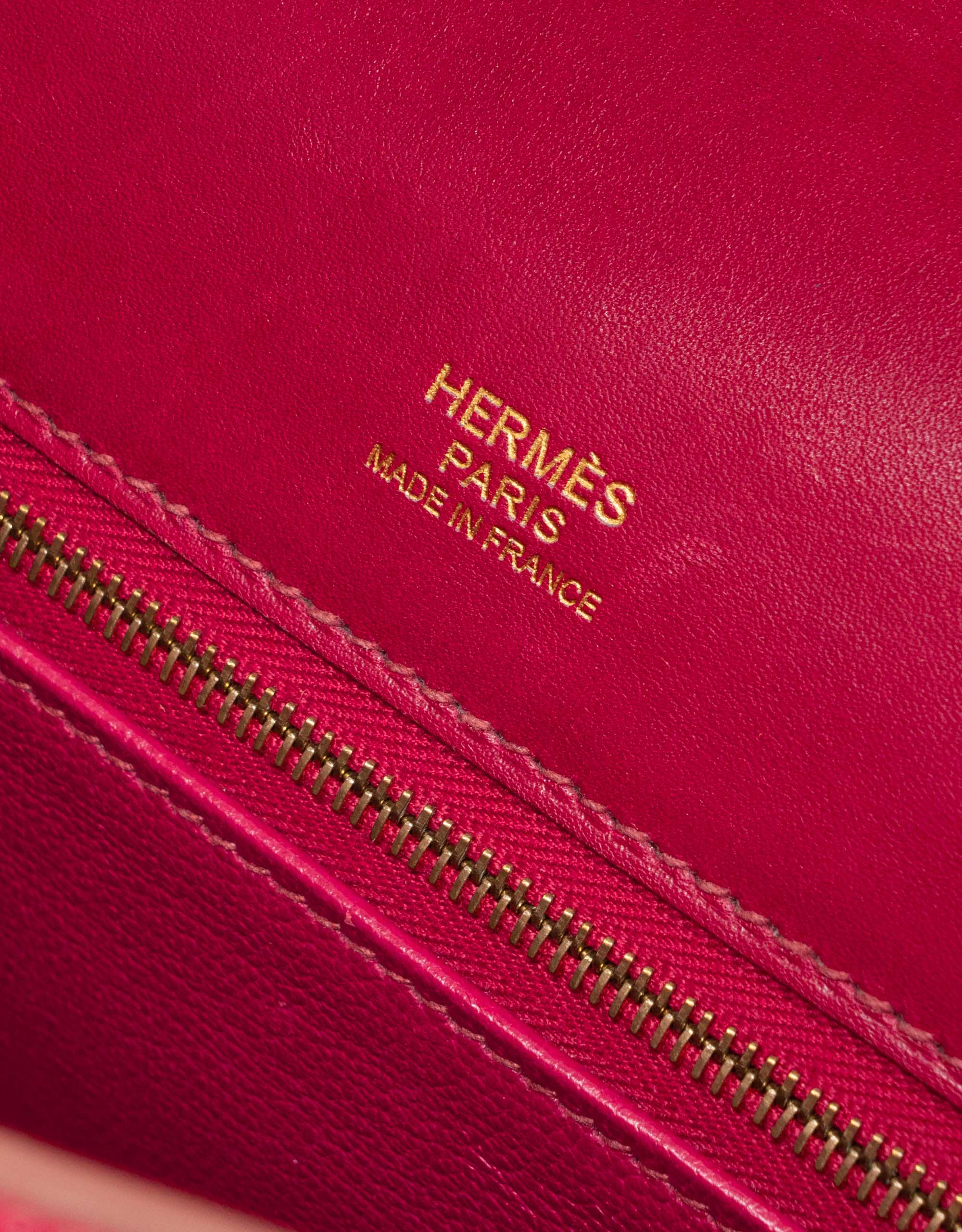 Hermès // 2010 Rubis & Rose Tyrien So Flash Tadelakt Kelly 32 Bag