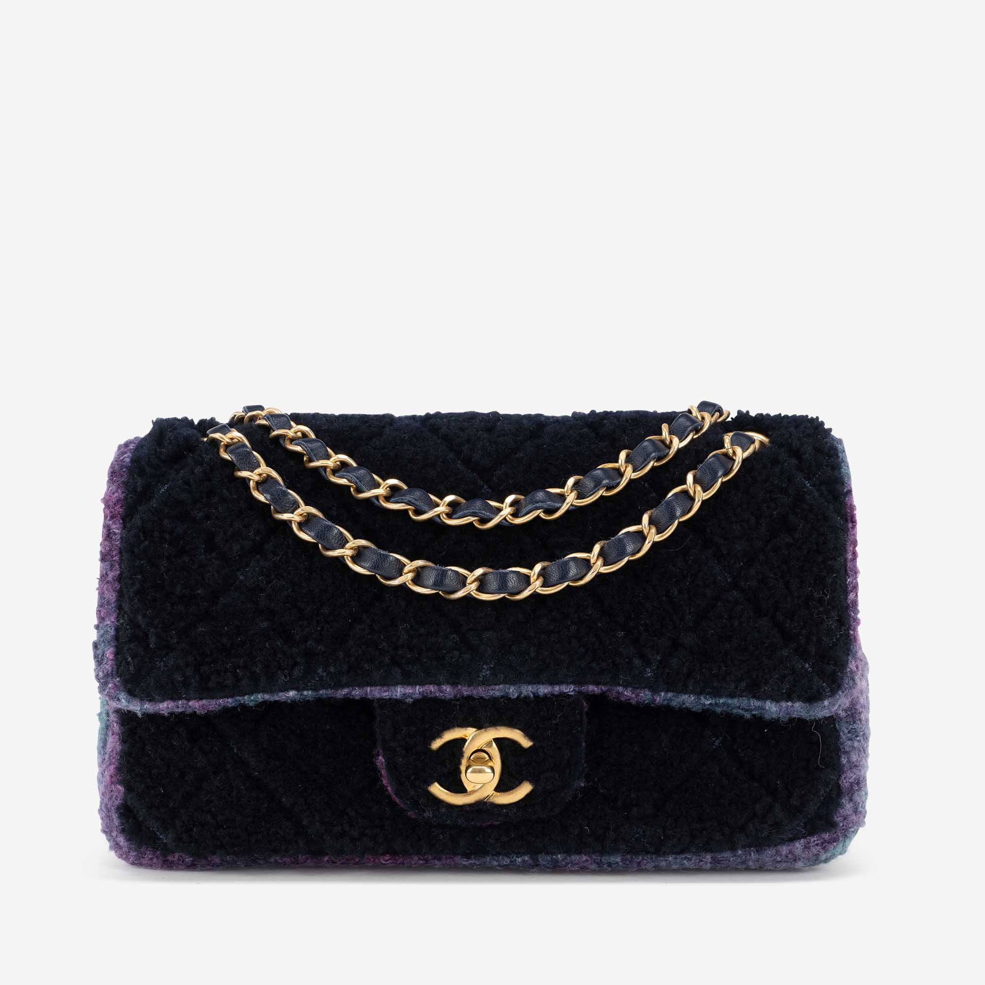 Chanel Fall/Winter 2020 Bag Collection Featuring Diamonds and Pearls -  Spotted Fashion