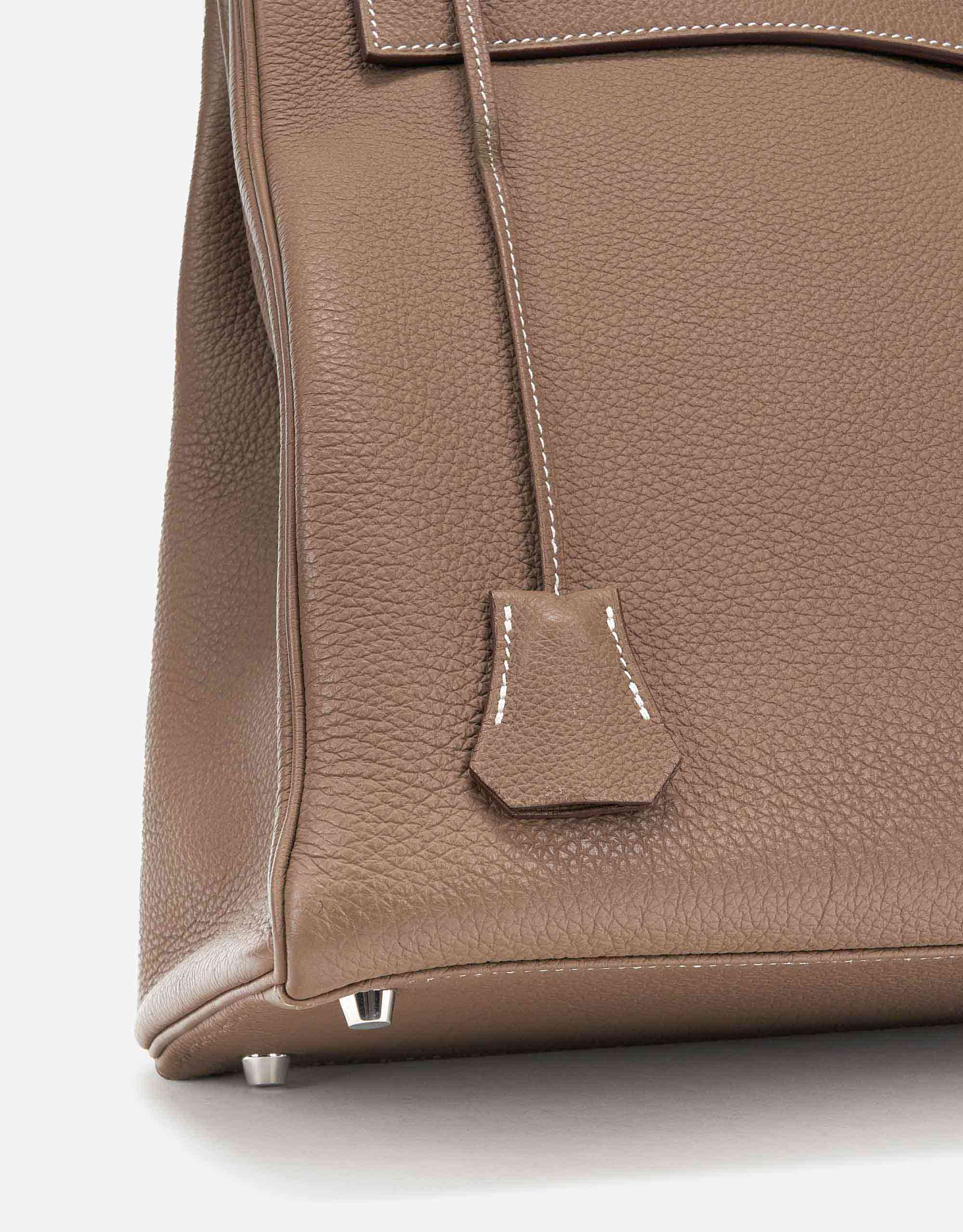 Nice Hermès Kelly 40 bag in beige Togo leather