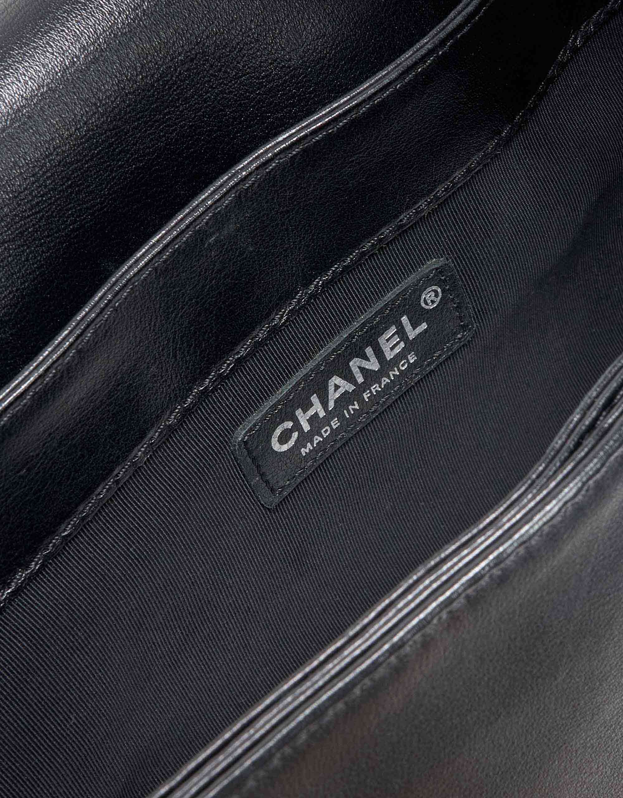 Chanel Boy mittelgroße Tasche Kalbsleder Schwarz