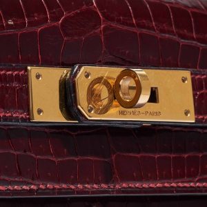 Hermès Kelly 28 Porosus Crocodile Bordeaux | SACLÀB