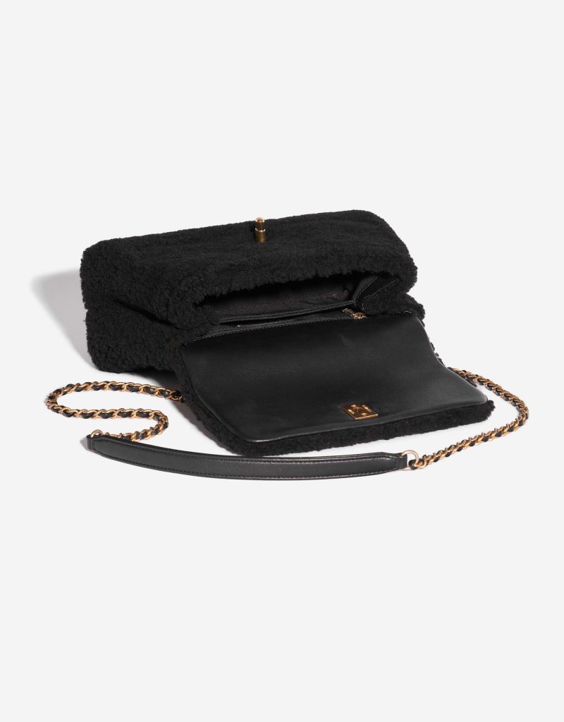 Chanel Sac à Rabat avec Poignée Taille Moyenne Peau Lainée Noir 