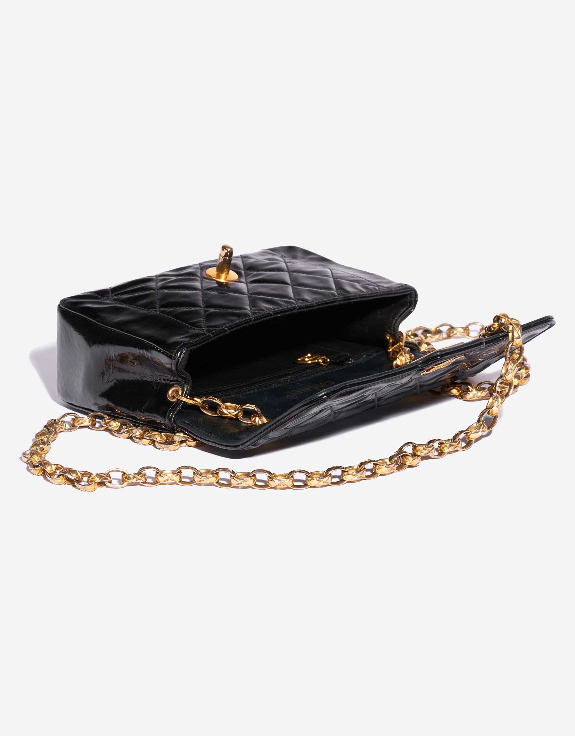 Diana patent leather crossbody bag Chanel Black in Patent leather - 30254959