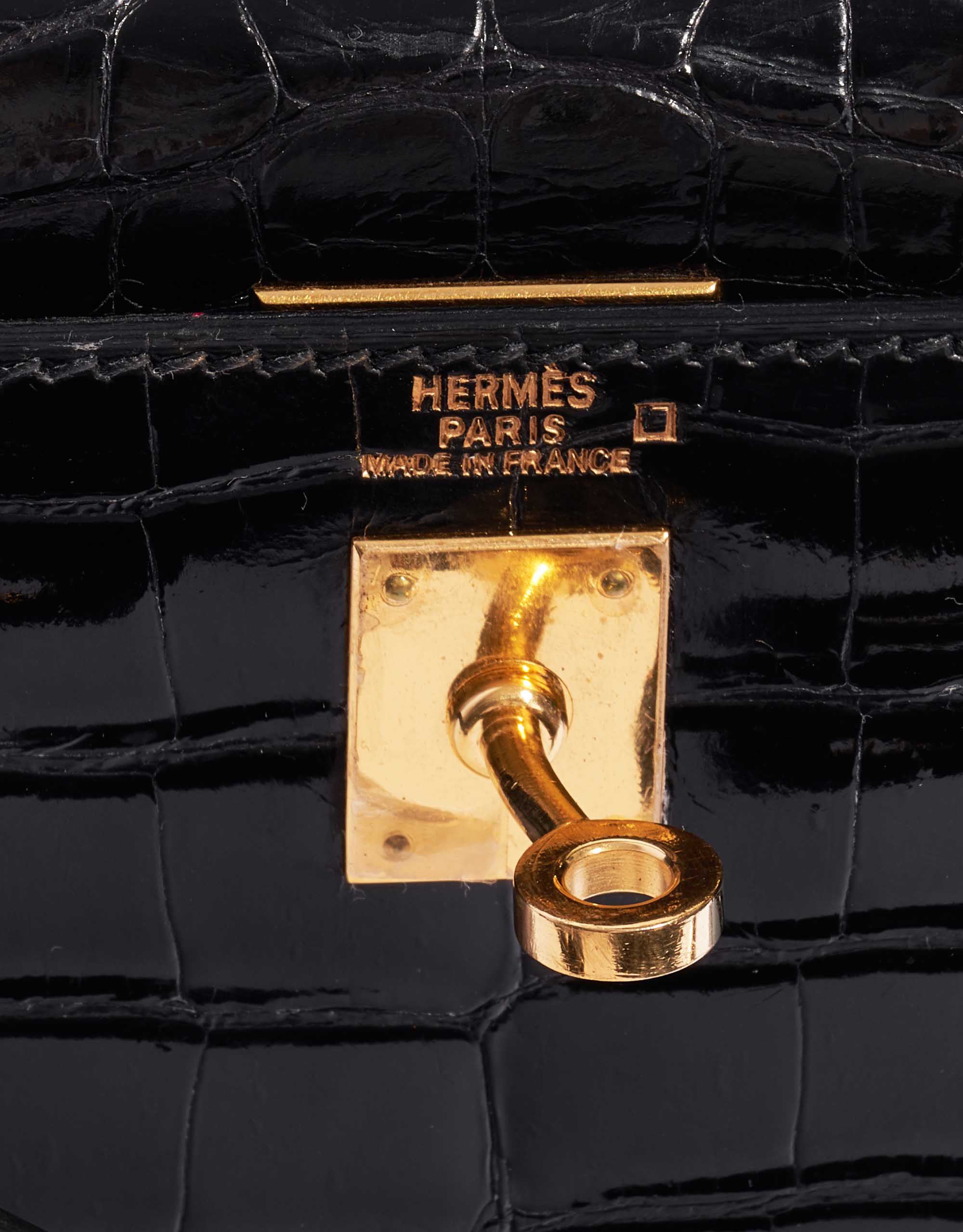 Hermès Kelly 25 Noir (Black) Alligator Mississippi Matte Gold