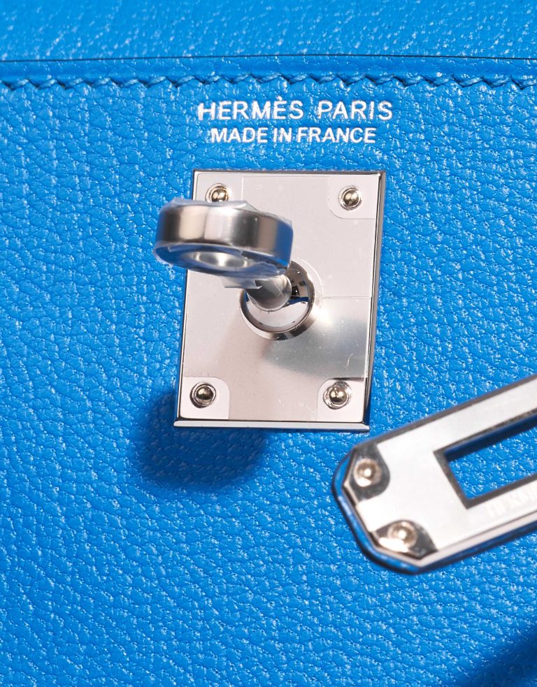 Gebrauchte Hermès Tasche Kelly Mini Chèvre Mysore Blau Hydra Blau Verschlusssystem | Verkaufen Sie Ihre Designer-Tasche auf Saclab.com